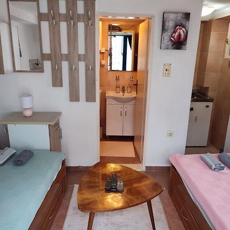 Bay Mola Home โกตอร์ ภายนอก รูปภาพ