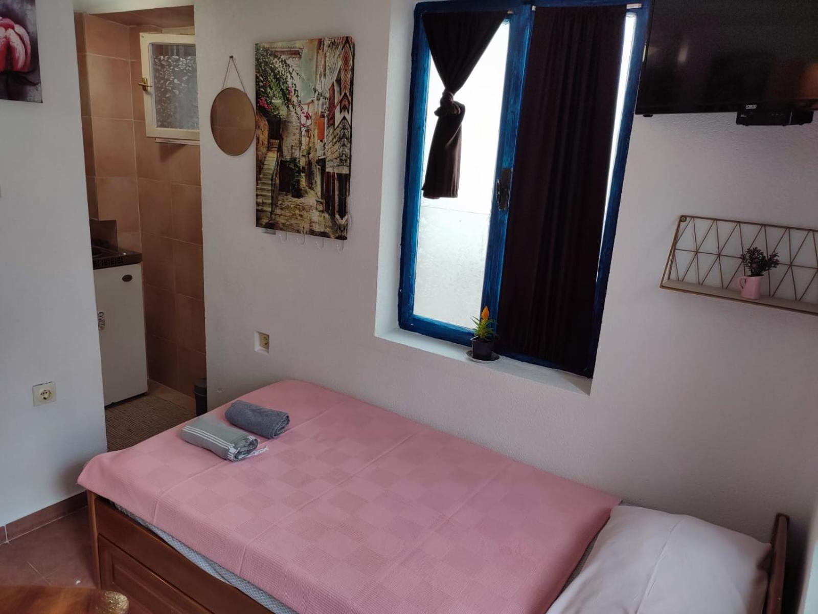 Bay Mola Home โกตอร์ ภายนอก รูปภาพ