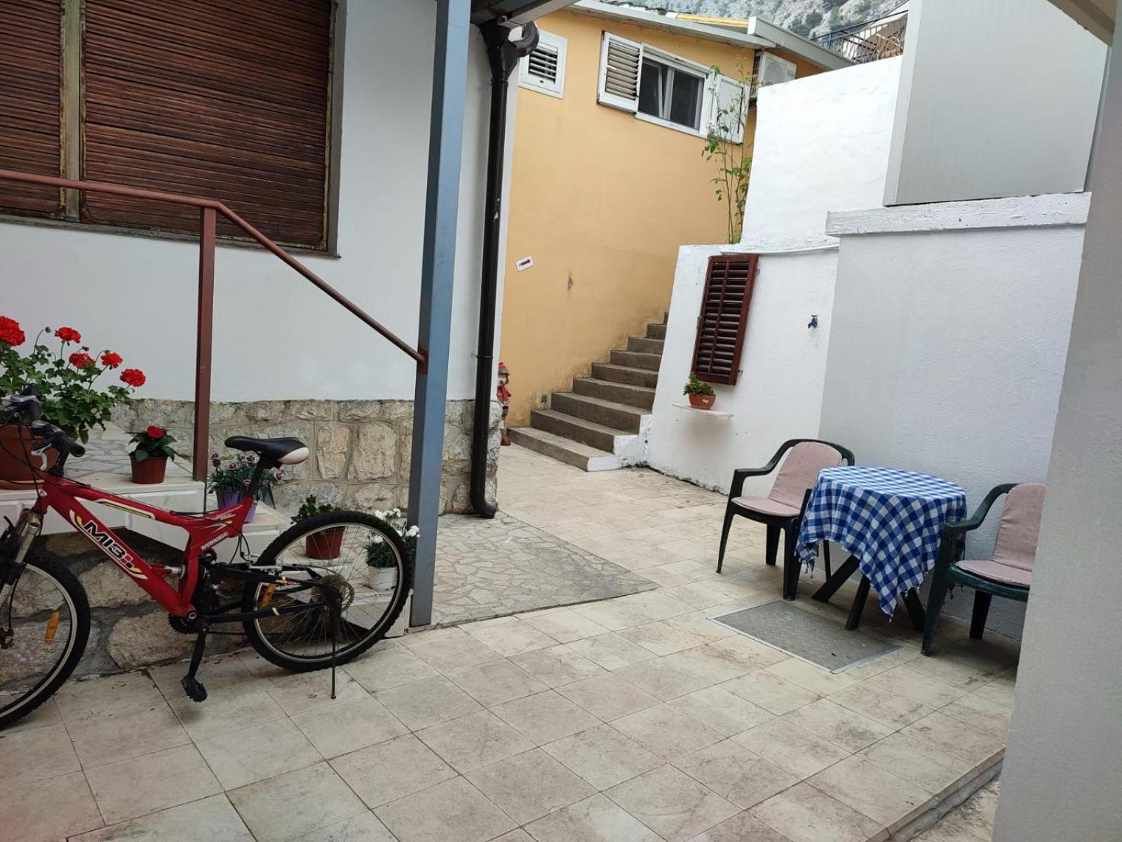 Bay Mola Home โกตอร์ ภายนอก รูปภาพ