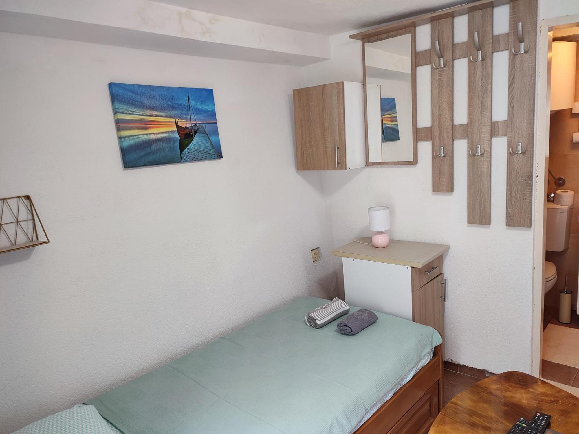 Bay Mola Home โกตอร์ ภายนอก รูปภาพ