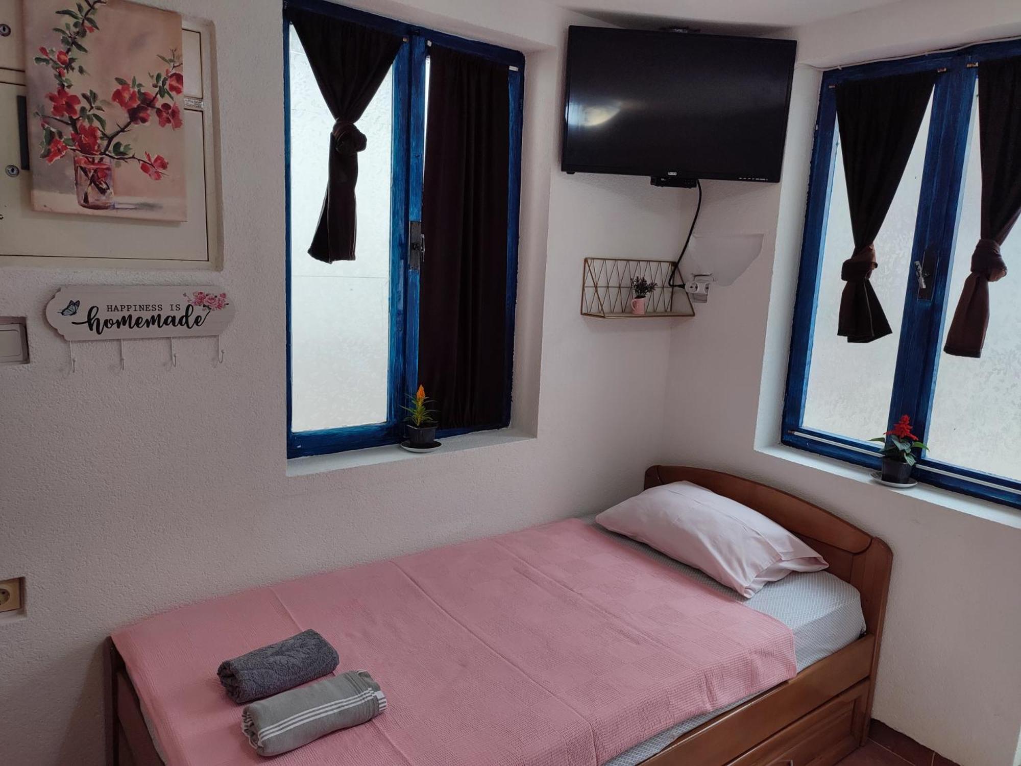 Bay Mola Home โกตอร์ ภายนอก รูปภาพ